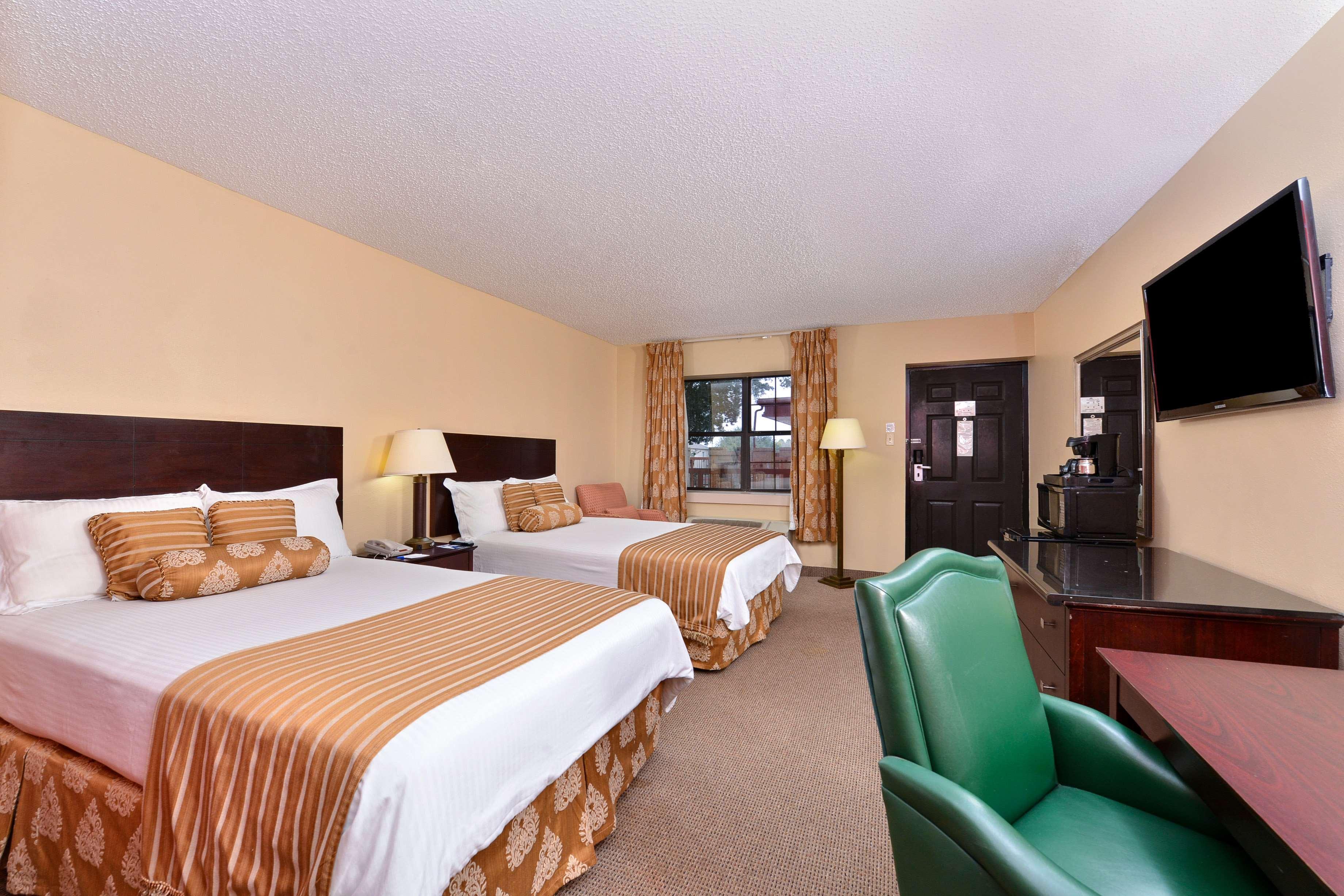 Americas Best Value Inn And Suites Victoria Esterno foto
