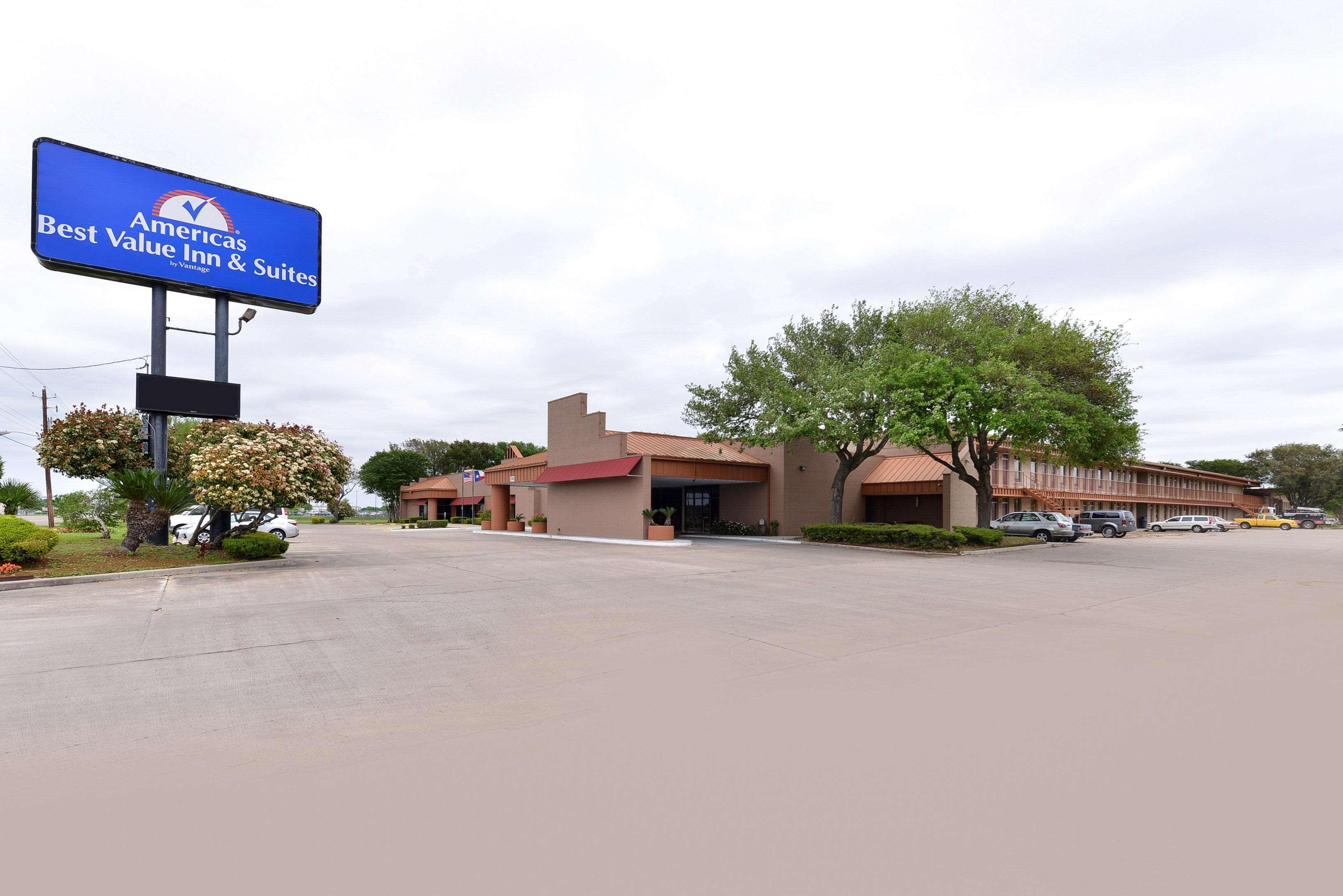 Americas Best Value Inn And Suites Victoria Esterno foto