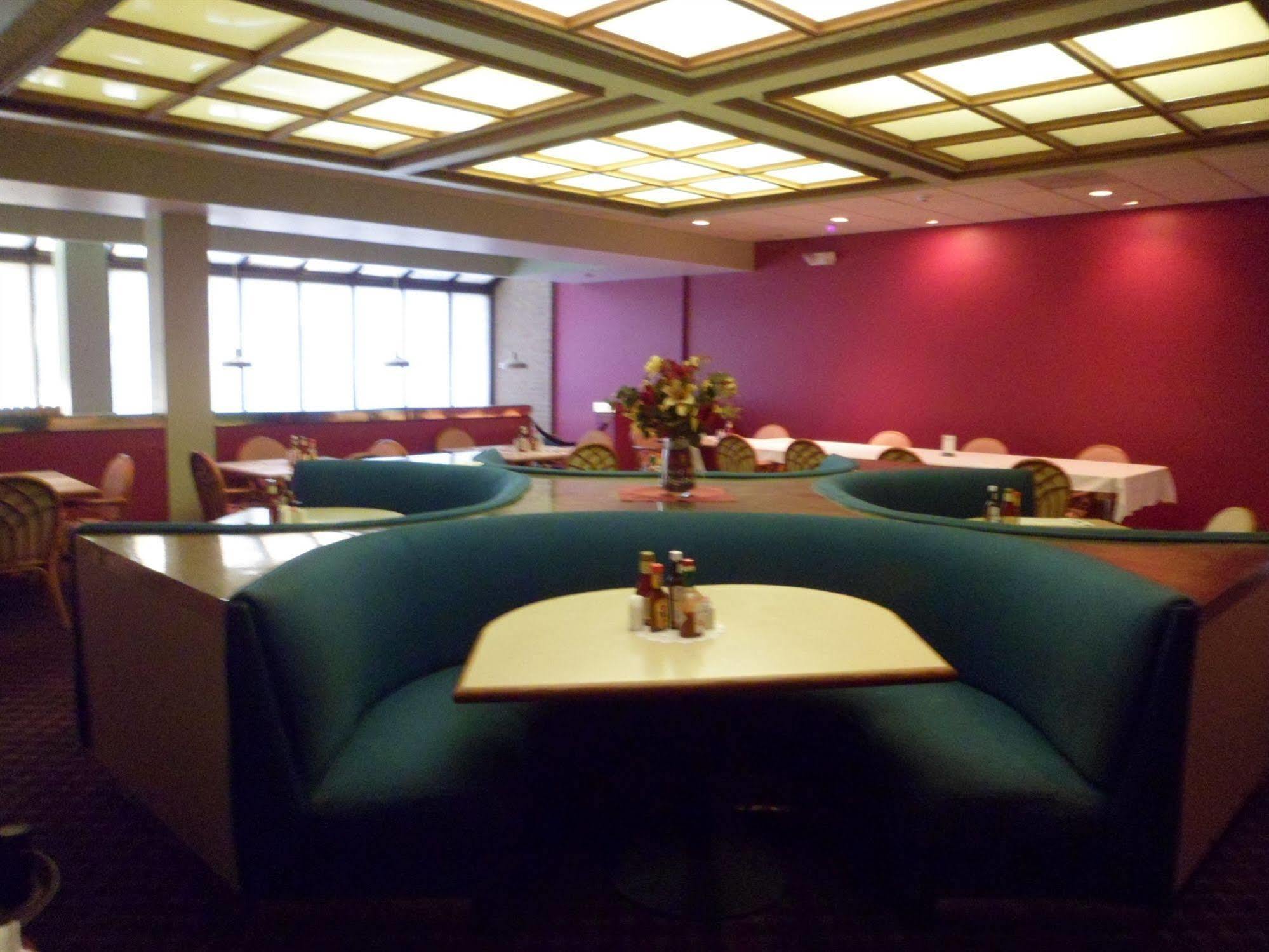 Americas Best Value Inn And Suites Victoria Esterno foto